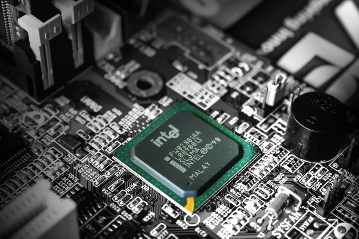 AMD ve Intel İşlemciler